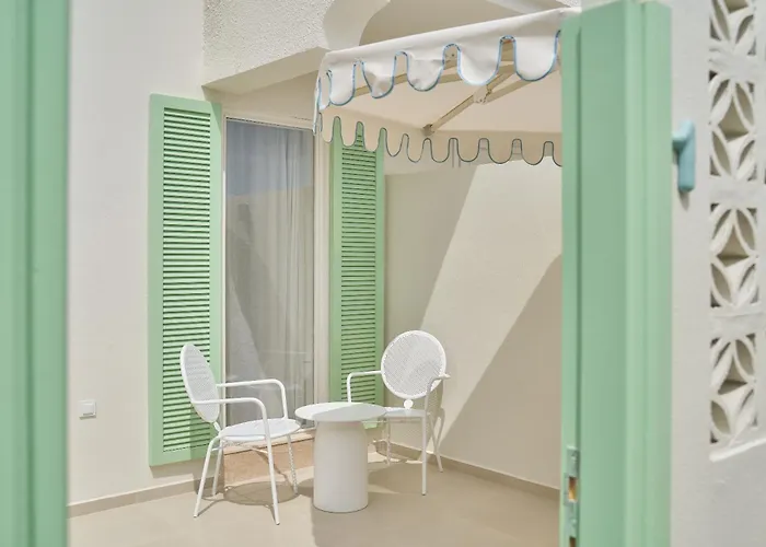 Wake Cup Alacati * Чешме